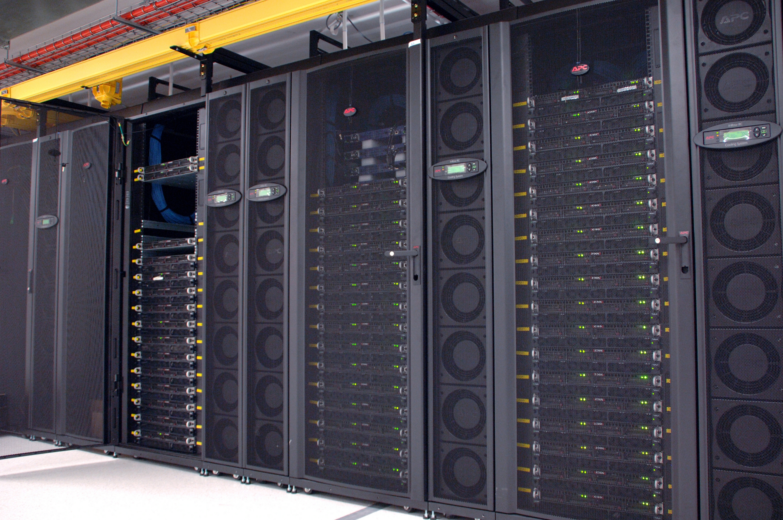 Clúster de GPUs, procesamiento paralelo real sobre el mismo problema